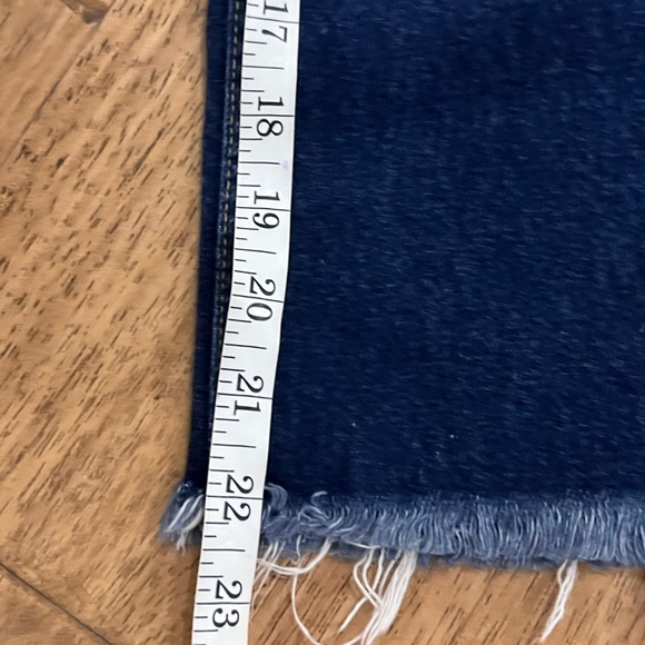 Levi’s Vintage 577 Cropped Lower Rise Loose Fit Clam Digger Jeans - Picture 10 of 11